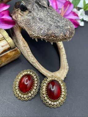 Alice Caviness statement clip on earrings vintage